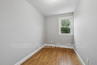 2110 Coralthorn Rd in Middle River, MD - Building Photo - Building Photo
