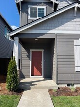 31351 NW Brooking St in North Plains, OR - Building Photo - Building Photo