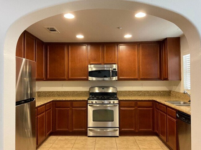 194 Paseo Bravo in Palm Desert, CA - Building Photo - Building Photo
