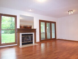 3365 Bent Trail Dr in Ann Arbor, MI - Building Photo