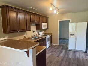 325 Patrick Cir in Melbourne, FL - Building Photo - Building Photo