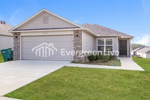 1071 Huntington Dr in Benton, AR - Building Photo