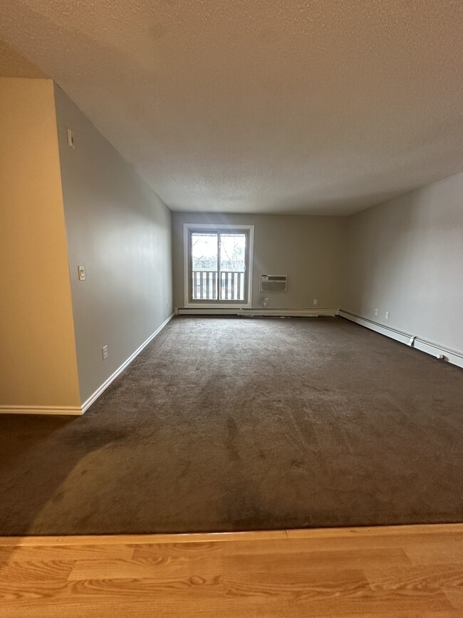 1121 McKercher Dr in Saskatoon, SK - Building Photo - Building Photo