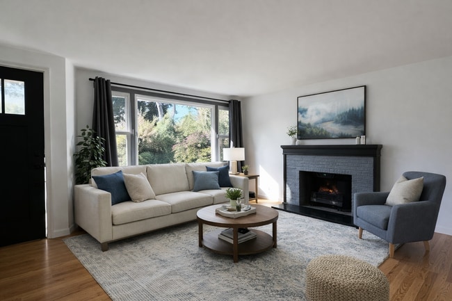 16748 Linden Ave N in Shoreline, WA - Building Photo - Building Photo