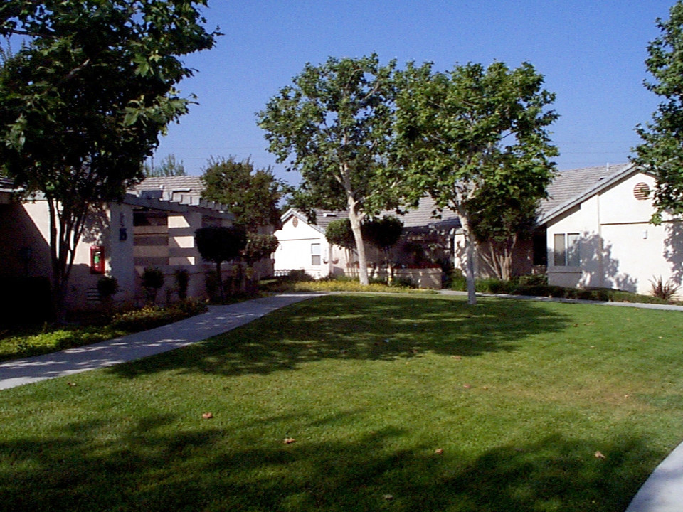 Creekside Senior Apartments 60+ in Riverside, CA - Building Photo