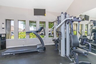 Renaissance Apartments in Fresno, CA - Building Photo - Building Photo