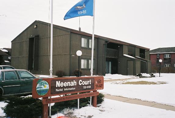 Neenah Court Apartments in Neenah, WI - Building Photo