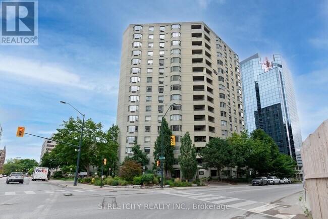 500 Talbot St in London, ON - Building Photo - Building Photo