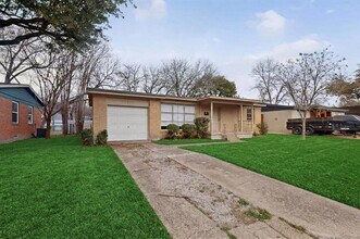 10841 Ruth Ann Dr in Dallas, TX - Building Photo - Building Photo
