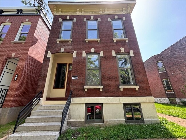 property at 2262 S Jefferson Ave