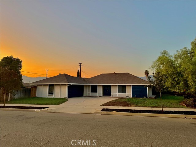 2105 E Petunia St in Glendora, CA - Building Photo - Building Photo