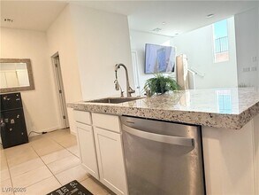 206 Freeport Vw Pl in Henderson, NV - Building Photo - Building Photo