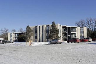 River Park Crossing in Fridley, MN - Building Photo - Building Photo