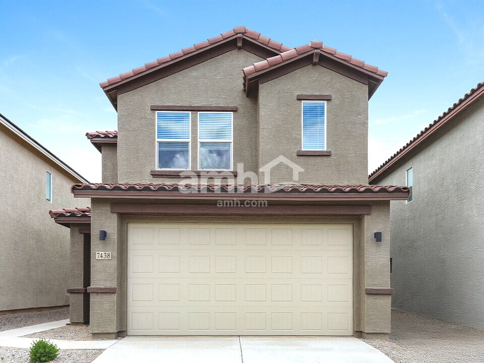 9611 Harkes Dr in Tucson, AZ - Building Photo