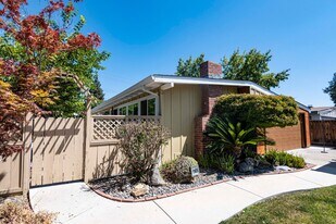 1105 Orchid Dr in Sunnyvale, CA - Building Photo