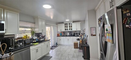 10 Old Farm Rd in Scarsdale, NY - Building Photo - Building Photo