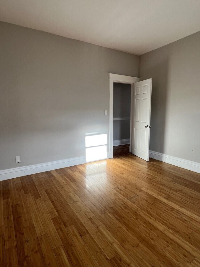 21 Sutton St, Unit 3 in Boston, MA - Building Photo - Building Photo