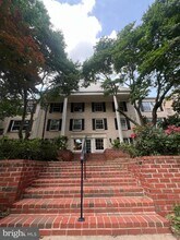 7600 Tremayne Pl in McLean, VA - Foto de edificio - Building Photo