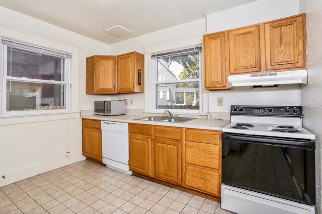 1329 S University Ave in Ann Arbor, MI - Building Photo - Building Photo