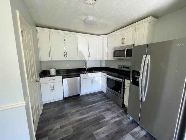 391 Charter Ct in Lawrenceville, GA - Building Photo - Building Photo