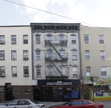 224 Manhattan Ave in Brooklyn, NY - Building Photo - Building Photo