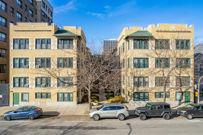 4310-4322 N Clarendon Ave in Chicago, IL - Building Photo - Building Photo