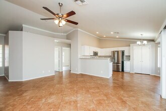 986 S Wanda Dr, Unit g in Gilbert, AZ - Foto de edificio - Building Photo