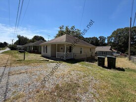 509 N Pear St in Gastonia, NC - Building Photo