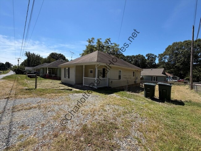 property at 509 N Pear St
