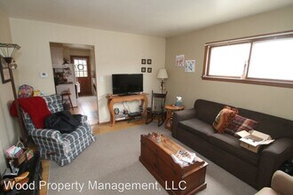 7045 Milwaukee Ave in Wauwatosa, WI - Building Photo - Building Photo