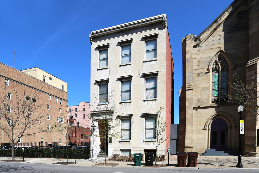 124 W 9th St in Cincinnati, OH - Foto de edificio