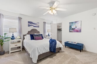 Lakewood in Metairie, LA - Building Photo - Building Photo