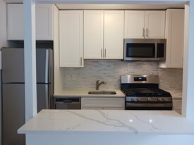 1260 21st St NW, Unit 514 in Washington, DC - Building Photo