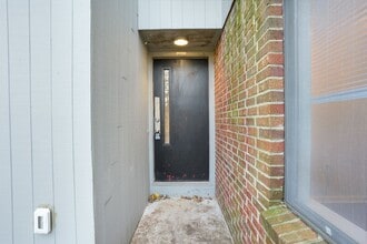 8 Quarry Cor in Ridgefield, CT - Building Photo - Building Photo