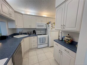 4492 NE Ocean Blvd in Jensen Beach, FL - Building Photo - Building Photo