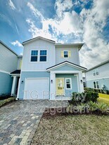 84 Pinebury Ln in St. Augustine, FL - Building Photo