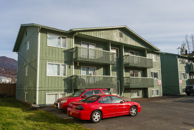 Heritage Court Six-Plex in Eagle River, AK - Building Photo - Building Photo