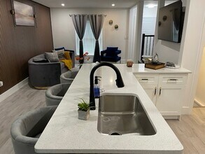 446 Marquette Dr in Detroit, MI - Building Photo - Building Photo