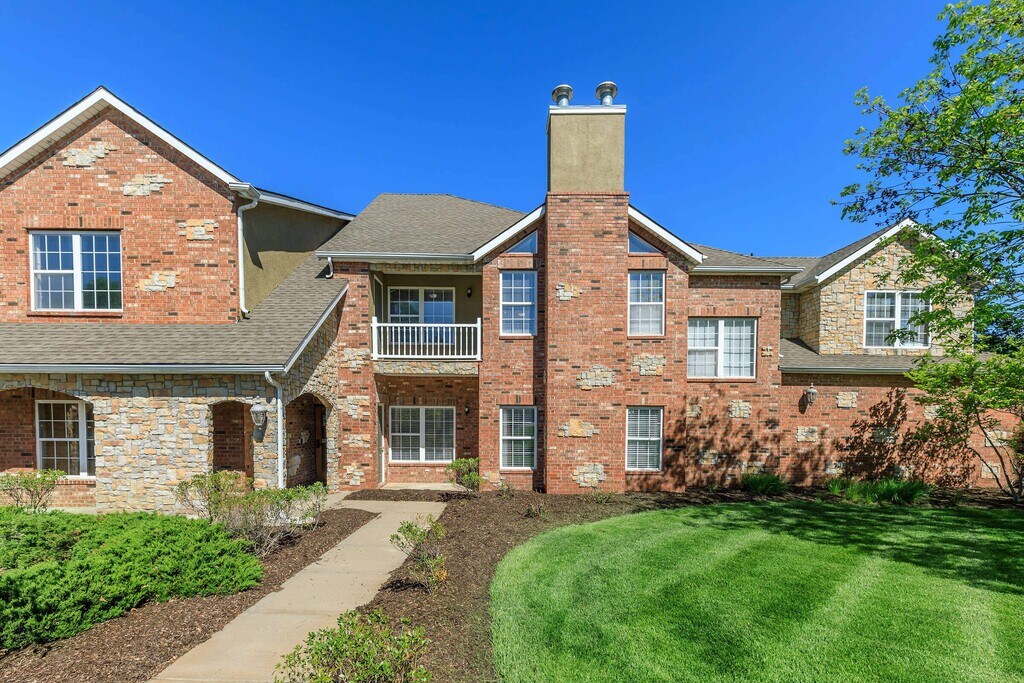 Savoy Apartments in Overland Park, KS