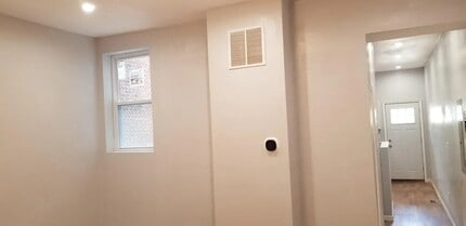 2635 N Calvert St in Baltimore, MD - Building Photo - Building Photo