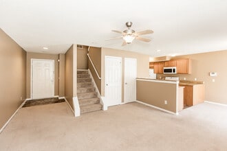 2606 Deerfield Blvd in Junction City, KS - Foto de edificio - Building Photo