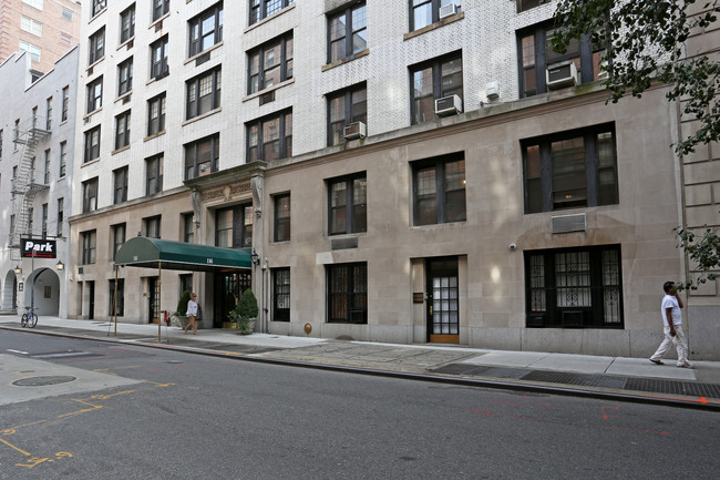 116 E 63rd St in New York, NY - Building Photo - Building Photo