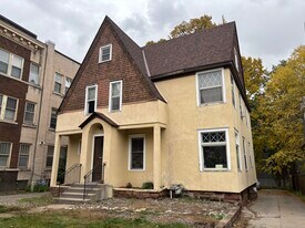 2011 Aldrich Ave S, Unit #1 in Minneapolis, MN - Building Photo