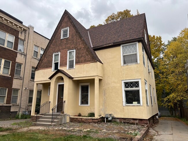 2011 Aldrich Ave S, Unit #1