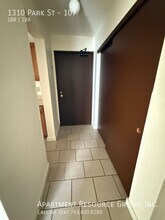 1310 N Park St in St. Paul, MN - Foto de edificio - Building Photo