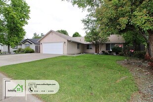 5449 Mill Pond Ln in Redding, CA - Building Photo