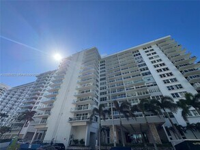 5750 Collins Ave in Miami Beach, FL - Building Photo - Building Photo