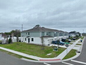 Harbor Square in Melbourne, FL - Foto de edificio - Building Photo