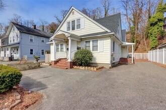 99 Wall St in Huntington, NY - Building Photo - Building Photo