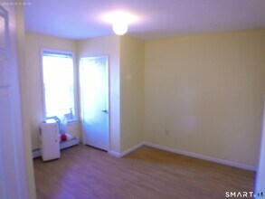 13 Armstrong Pl in Bridgeport, CT - Building Photo - Building Photo